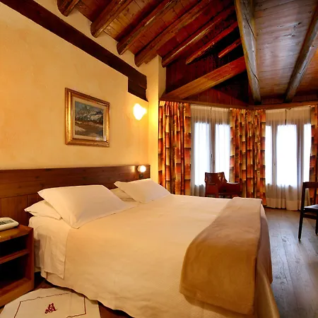 Pilier D'angle & Wellness Szálloda Courmayeur